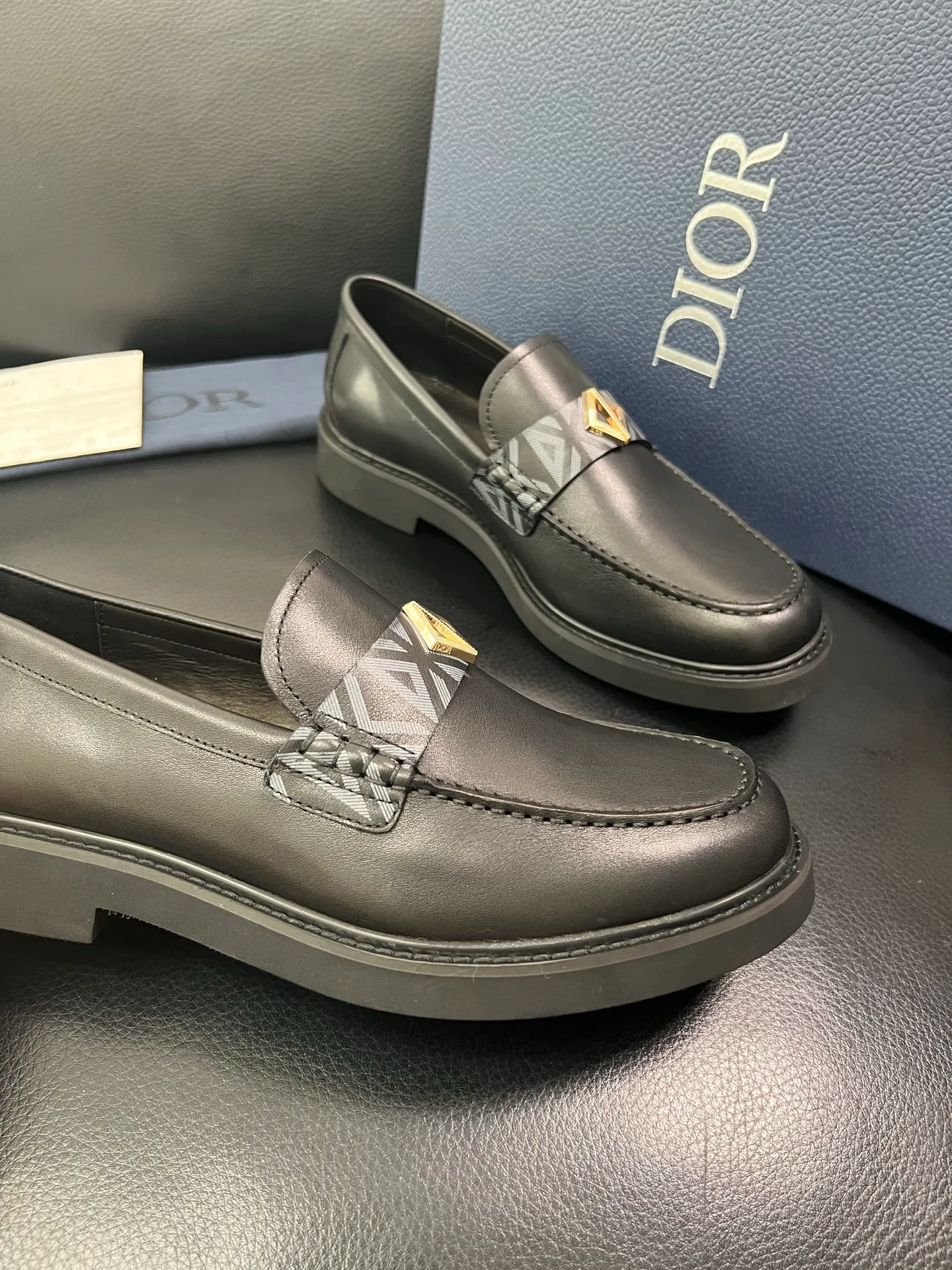 Men's men's shoes💰860 Dior top crafts Dior counter synchronization, original factory configuration, original cowhide fabric imported from Italy, breathable and comfortable imported water-dyed cow lining, sole: original factory special supply original sole super comfortable, original factory with single goods high quality, you can enter and exit the counter at will, welcome to compare counter synchronization, code number 39-44 (order 38 45) 85853